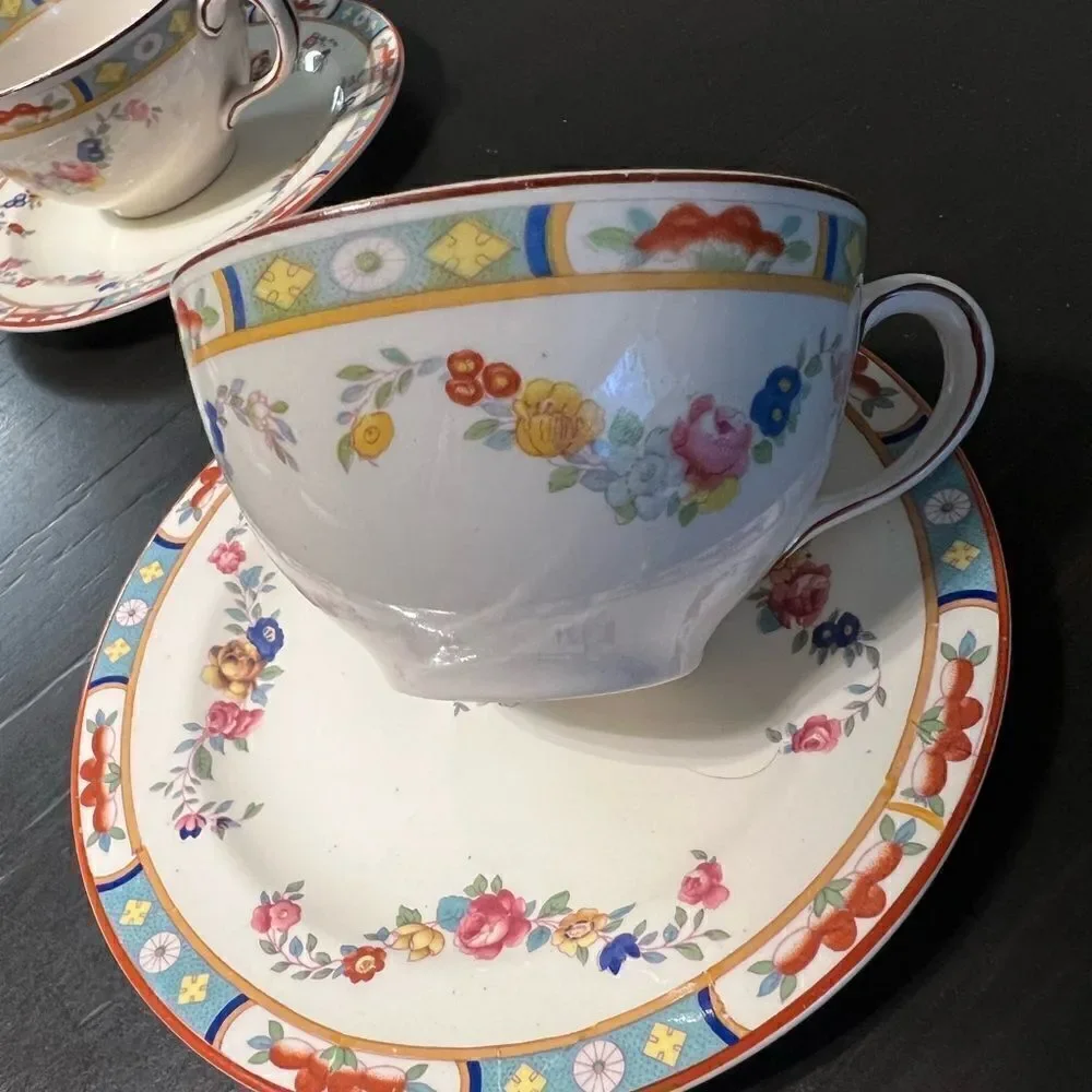 The Rosedale saucers /cups set